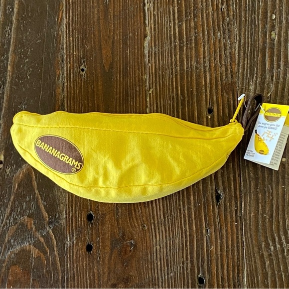 Bananagrams Anagram Word Game New Sealed - Picture 1 of 5